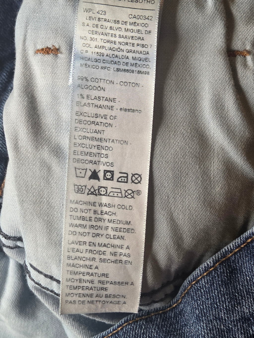 LEVI'S SIGNATURE JEANS SIZE 32W 30L