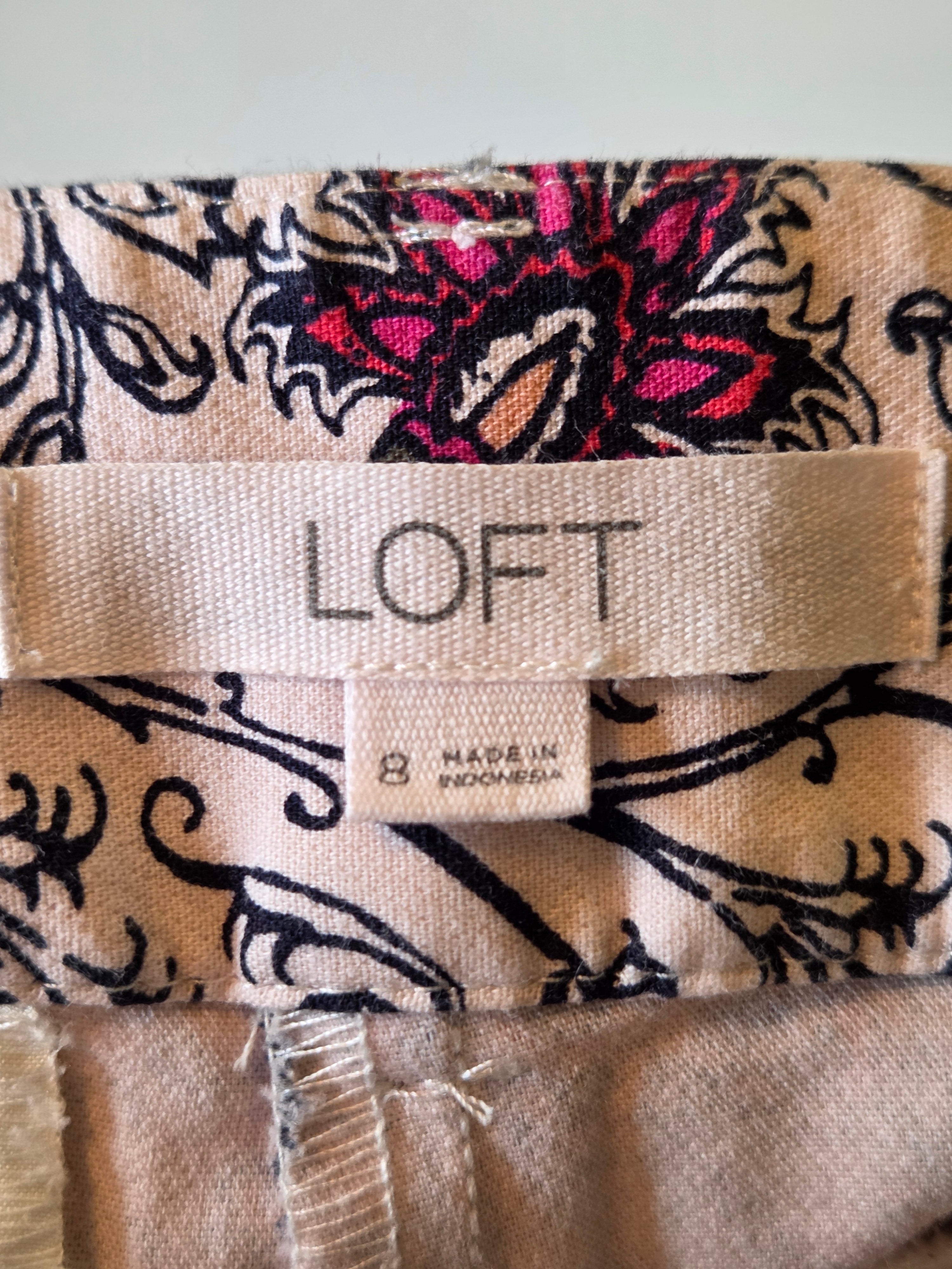LOFT FLORAL CAPRI PANT SIZE 8
