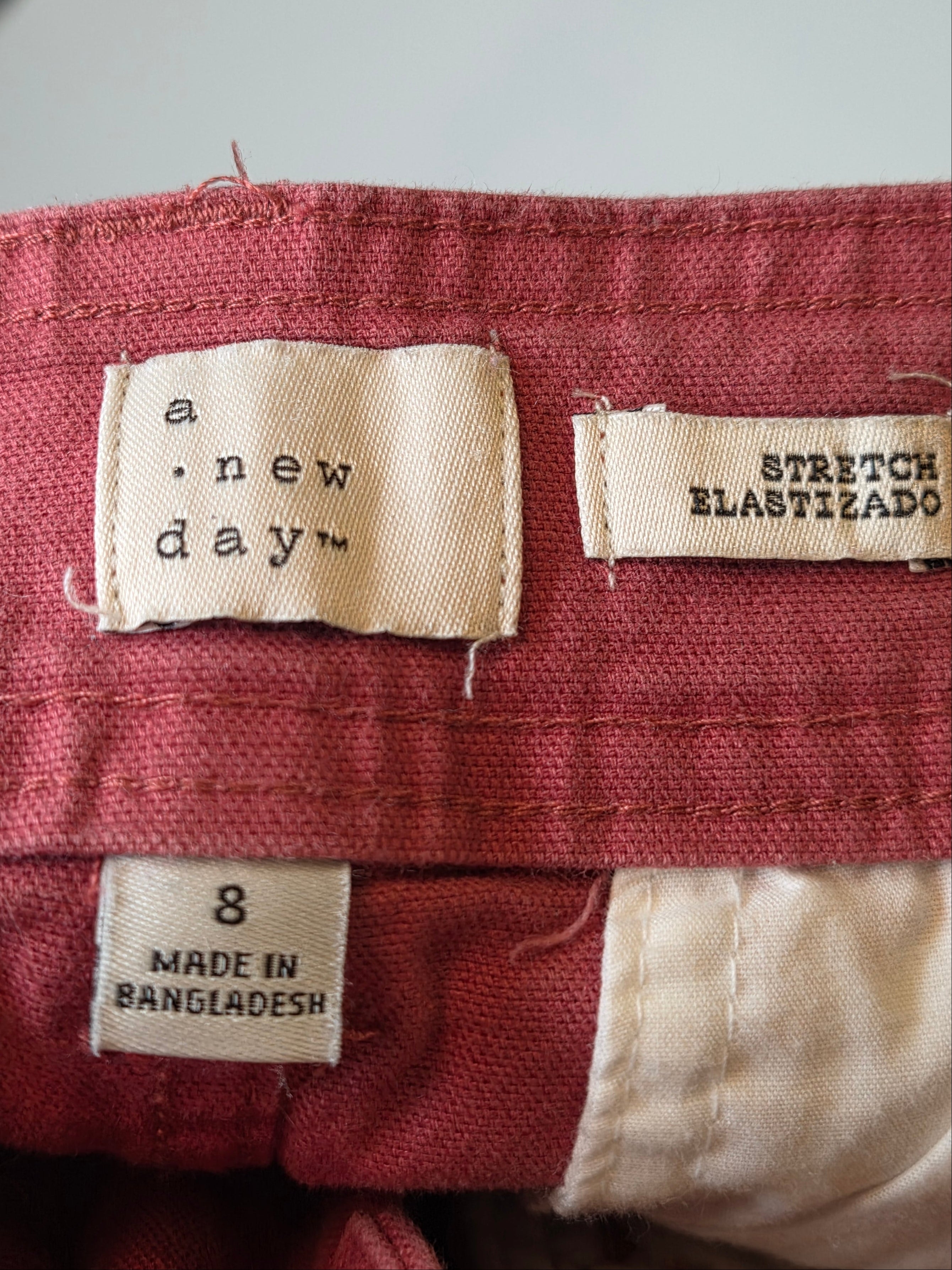 A NEW DAY CAPRI PANT SIZE 8