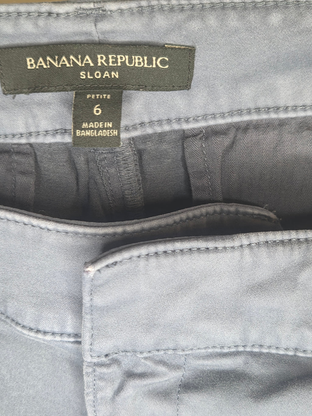 BANANA REPUBLIC CAPRI PANT SIZE 6P