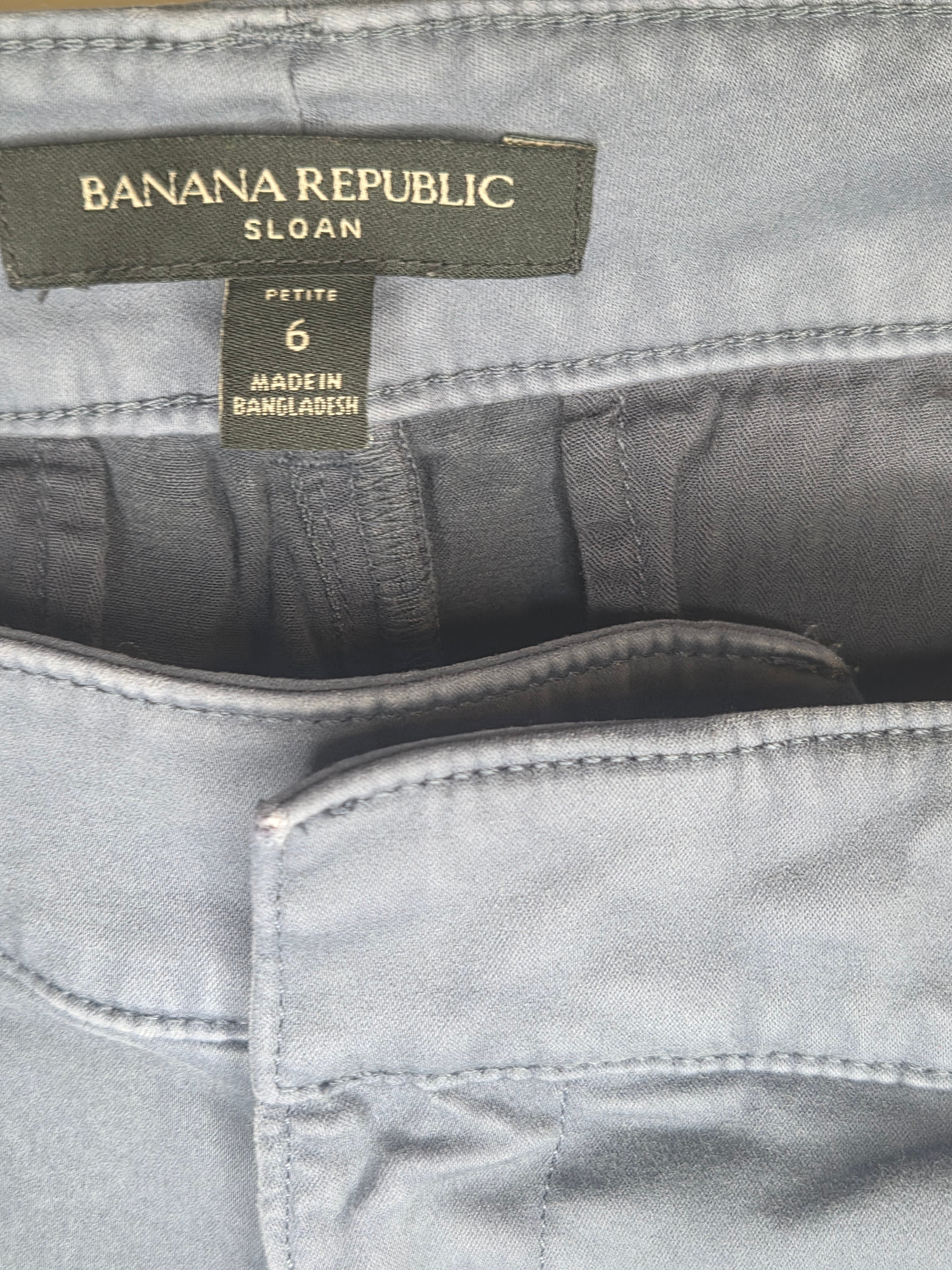 BANANA REPUBLIC CAPRI PANT SIZE 6P