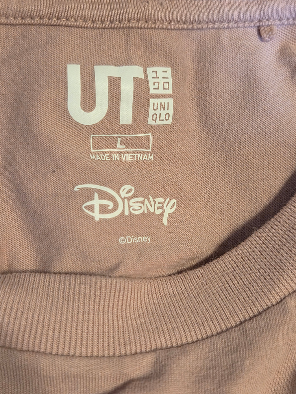 UNIQLO DISNEY T-SHIRT SIZE LARGE