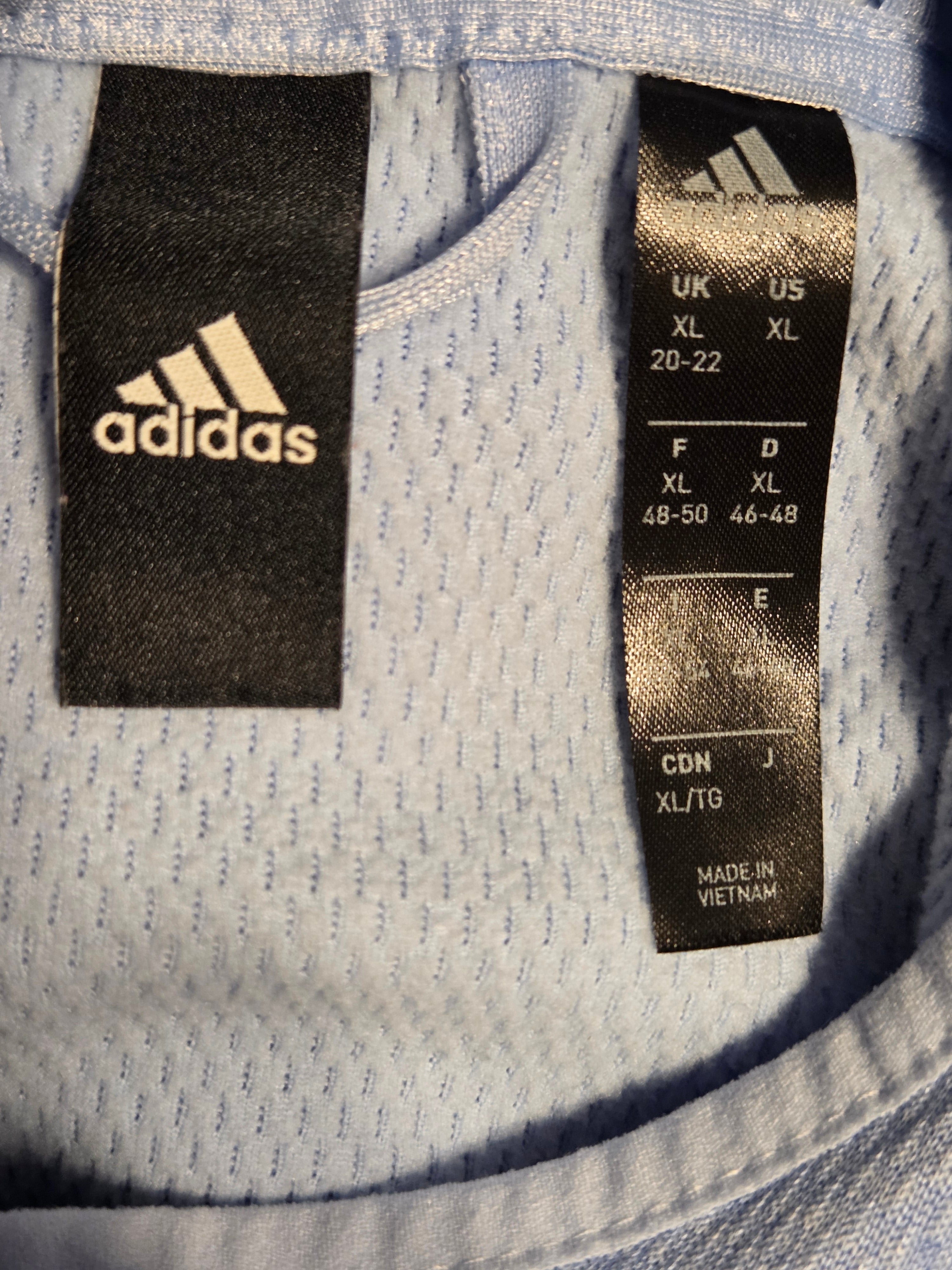 ADIDAS HOODIE SIZE XL