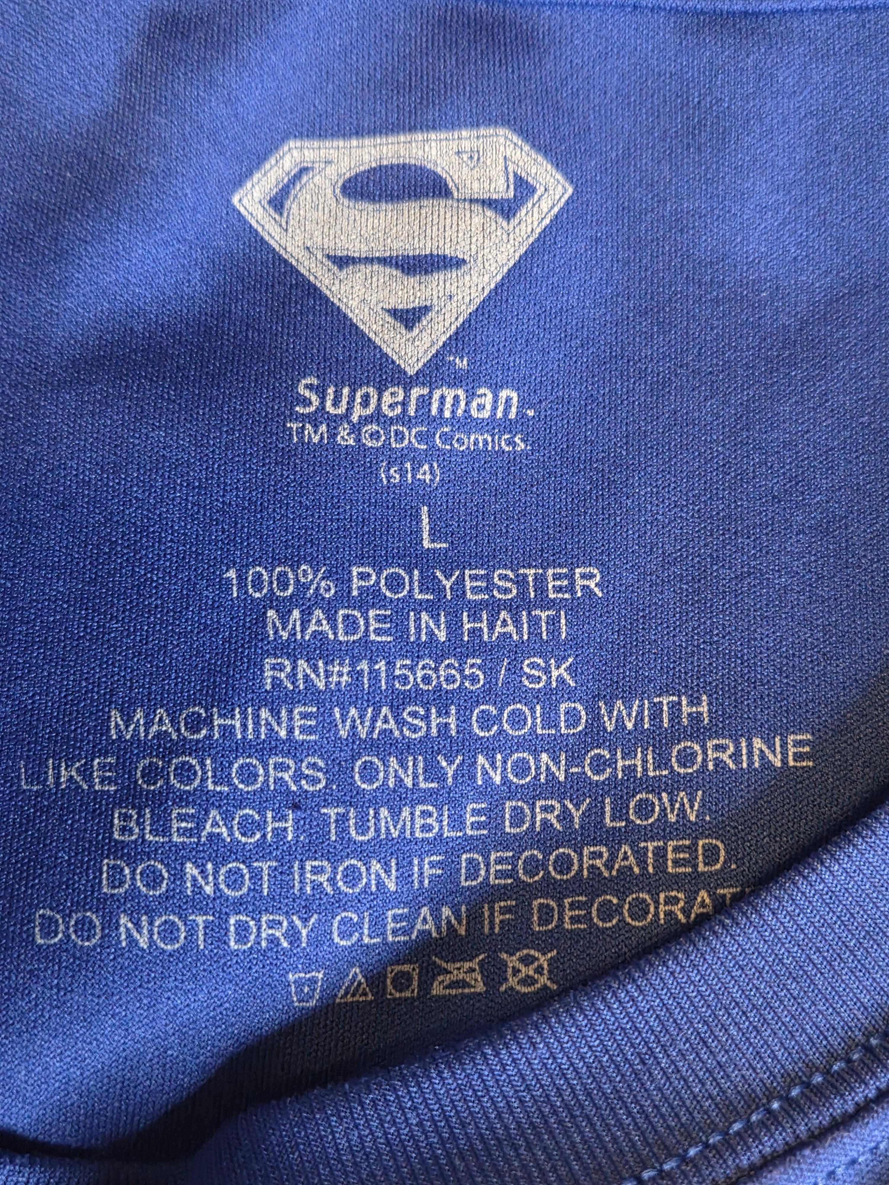 DC COMICS SUPERMAN SIZE L