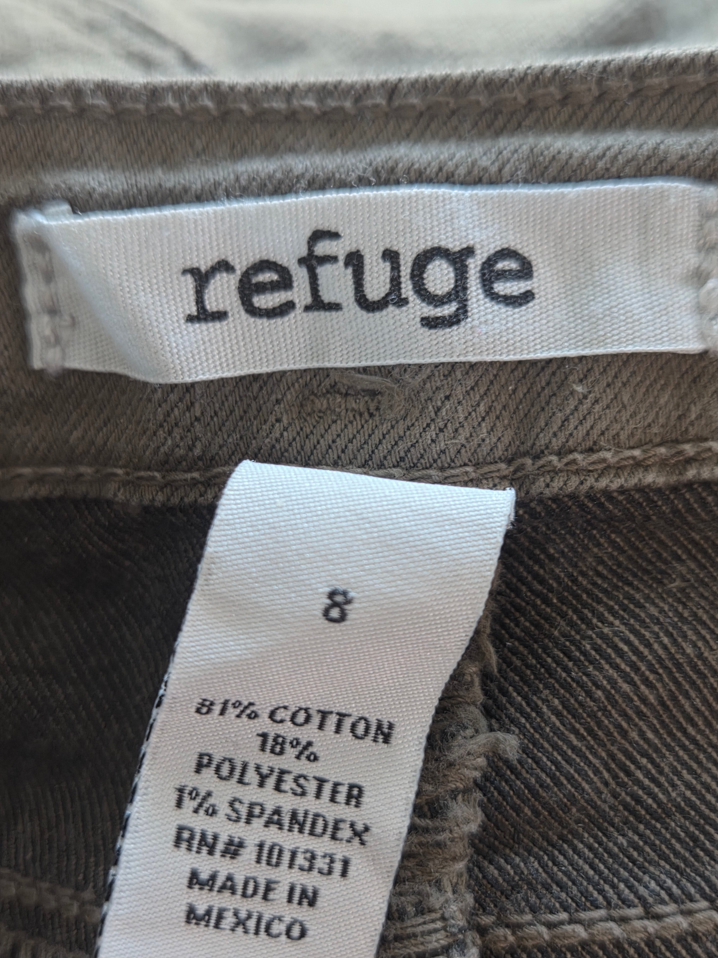 REFUGE SIZE 8
