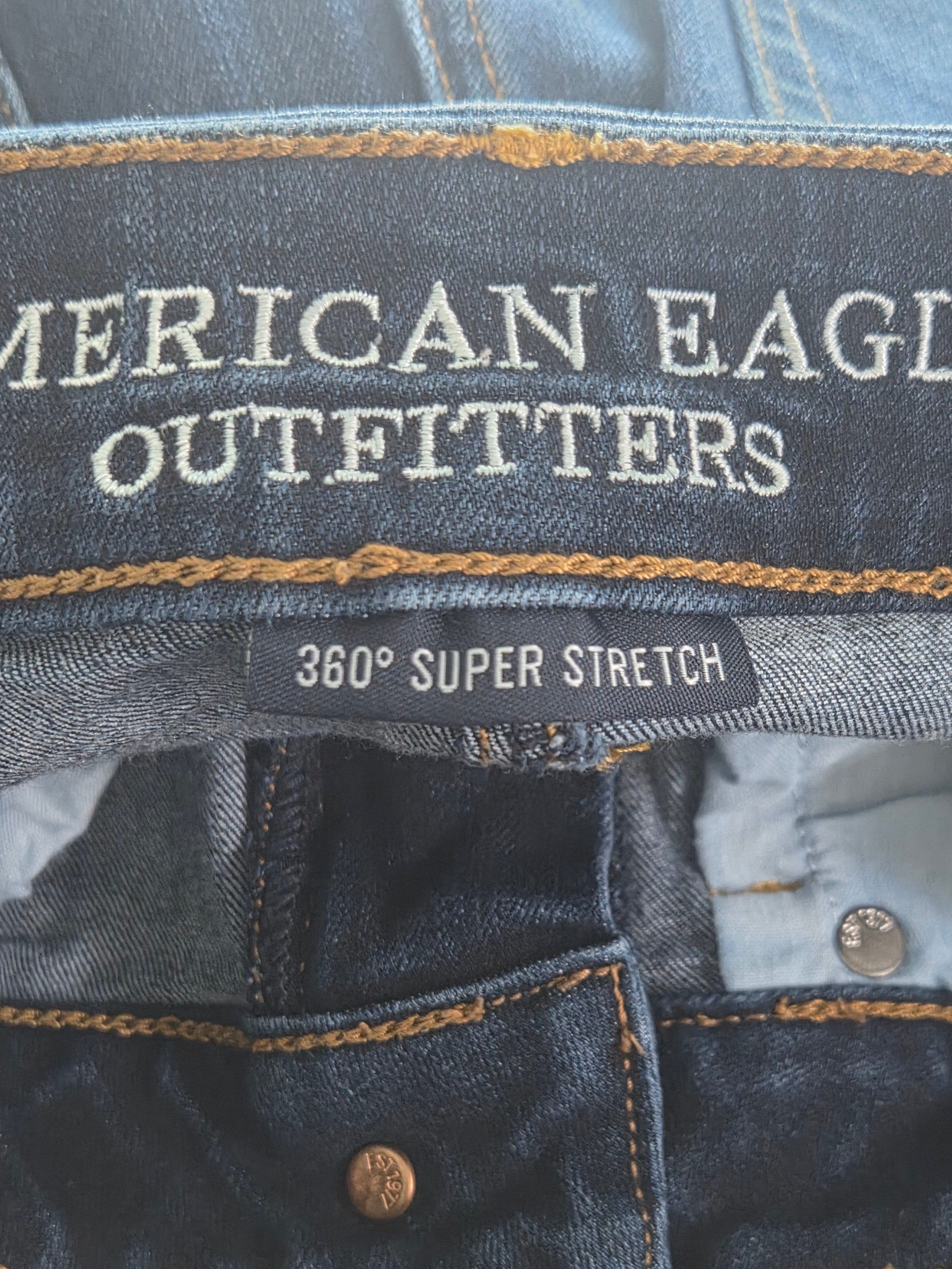 AMERICAN EAGLE SIZE 6