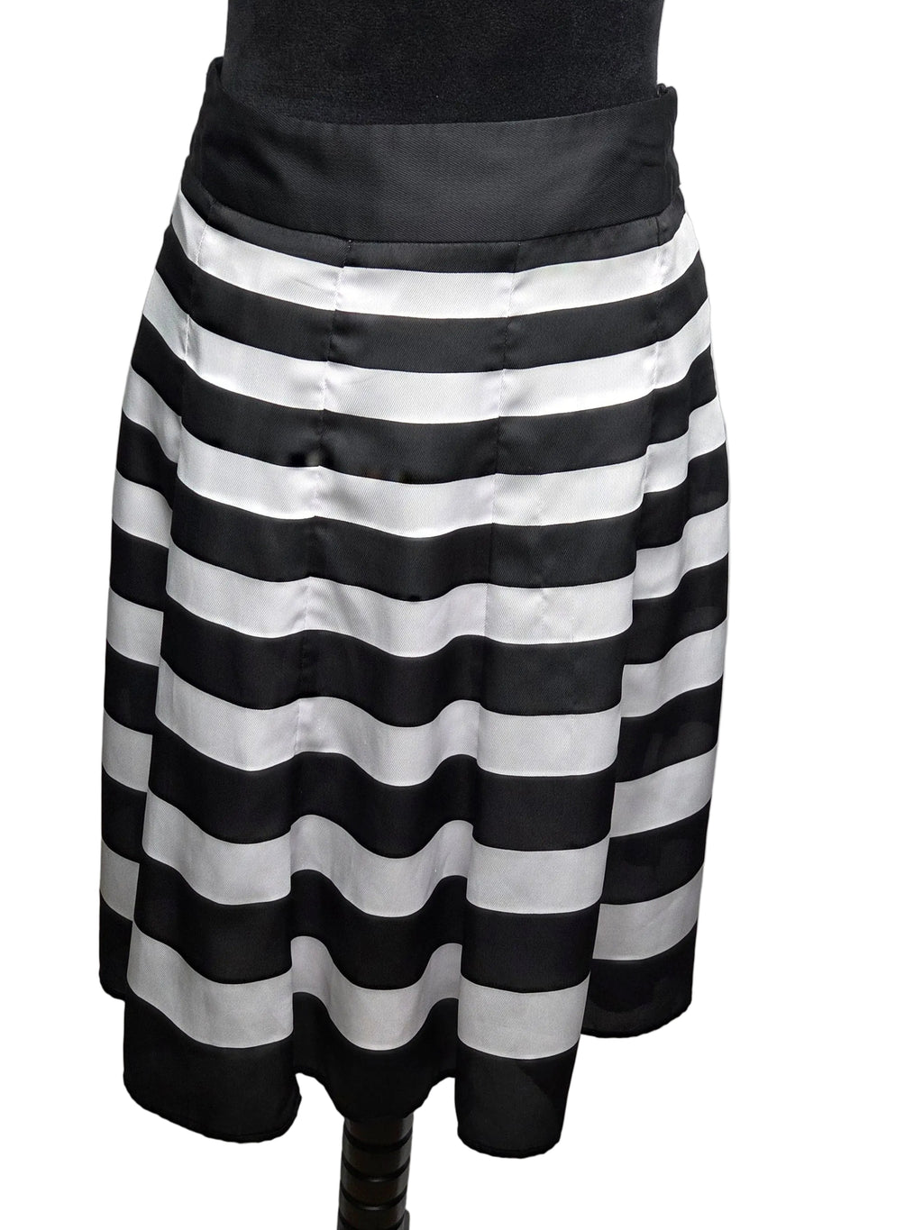 WHITE HOUSE BLACK MARKET SIZE 2