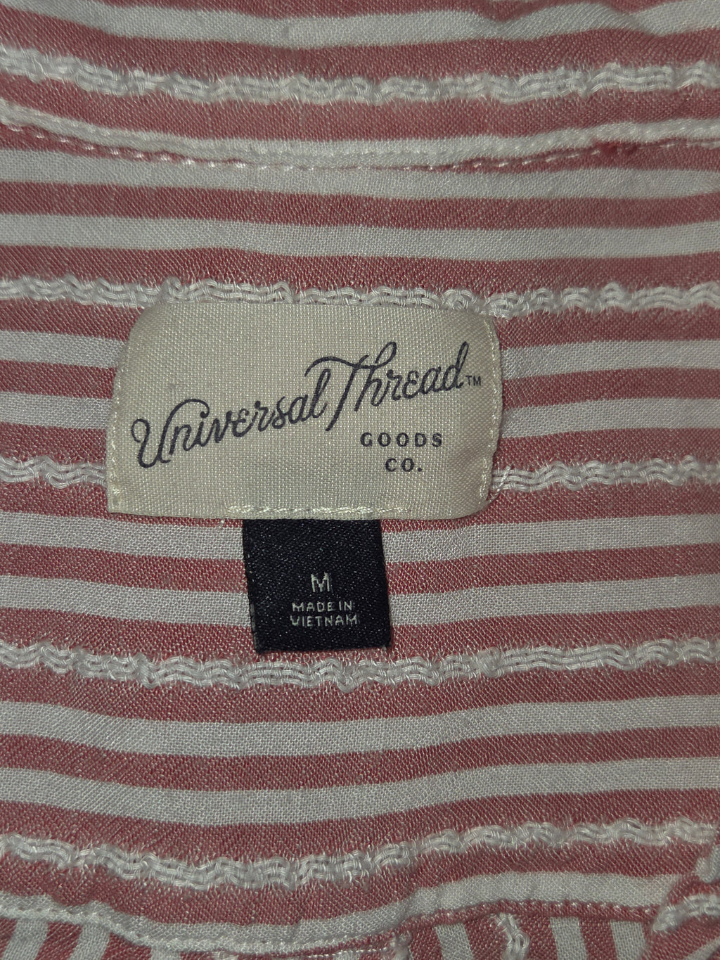 UNIVERSAL THREADS SIZE M