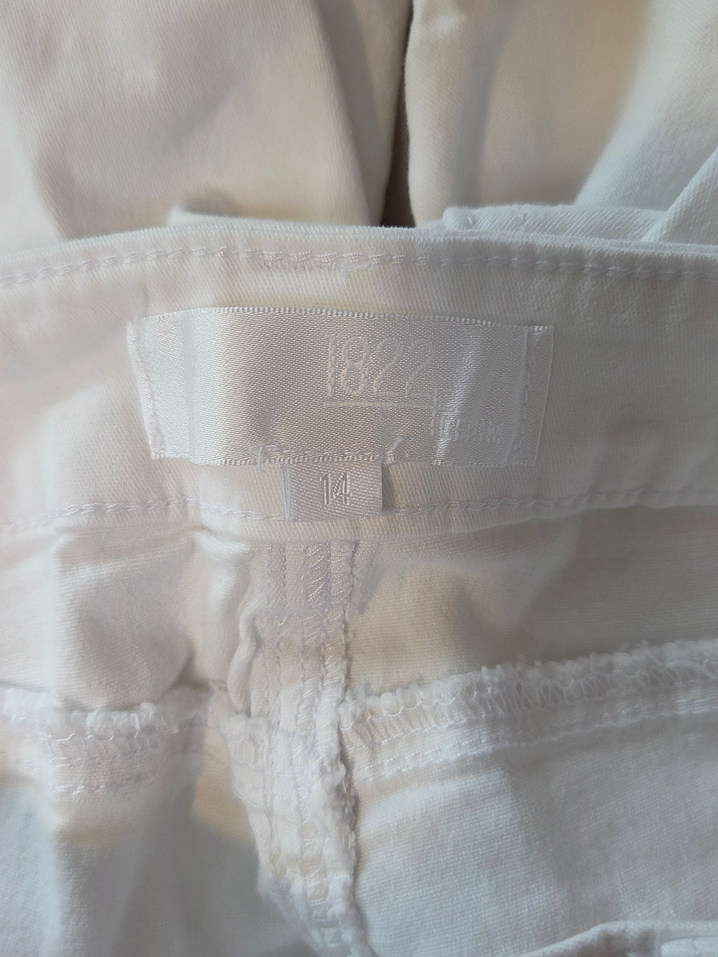 1822 Denim Women's White Denim Shorts Cotton Spandex Shorts Size 14