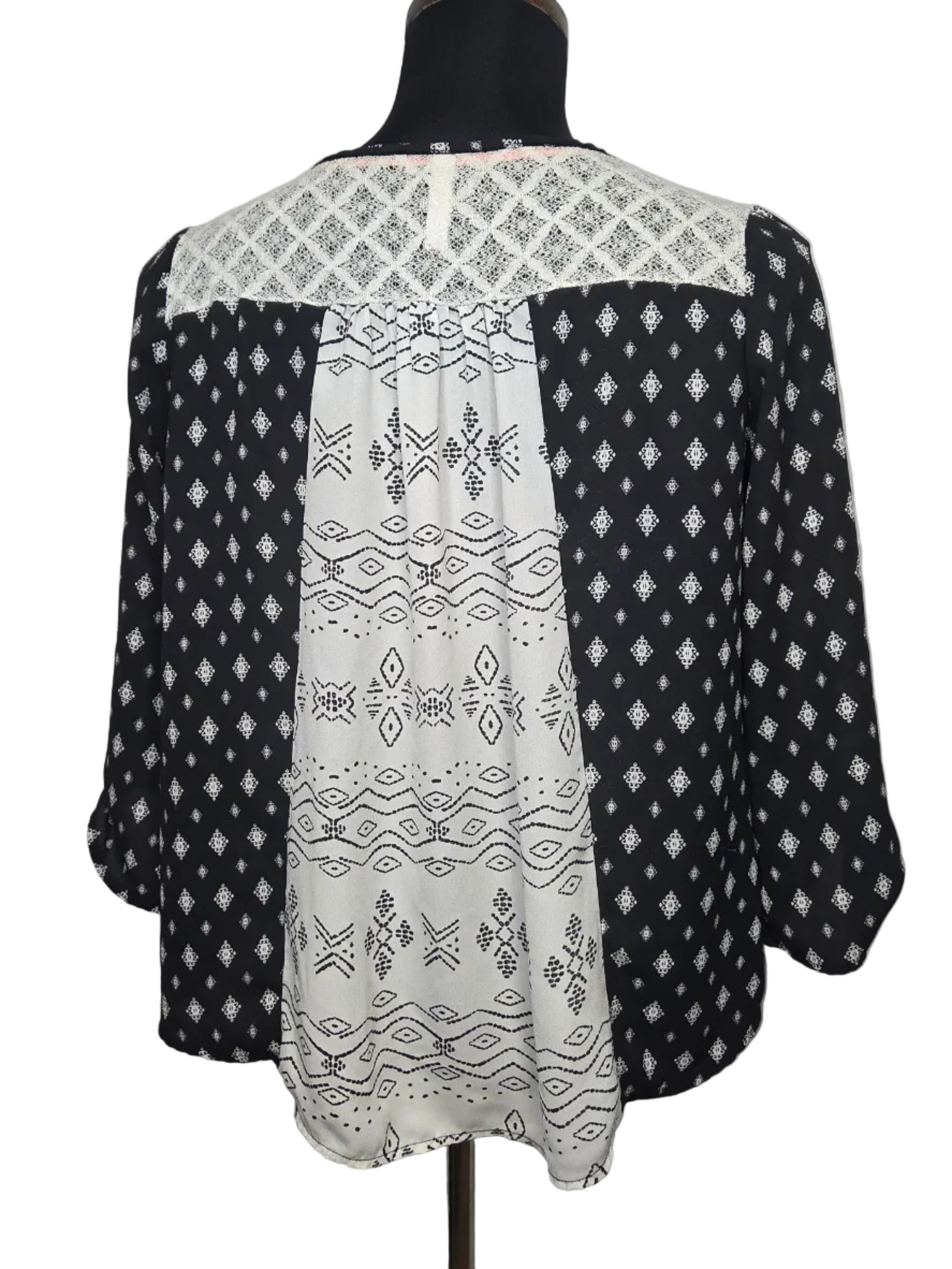 Xhilaration Women's Blouse Black White Pattern Polyester Size L