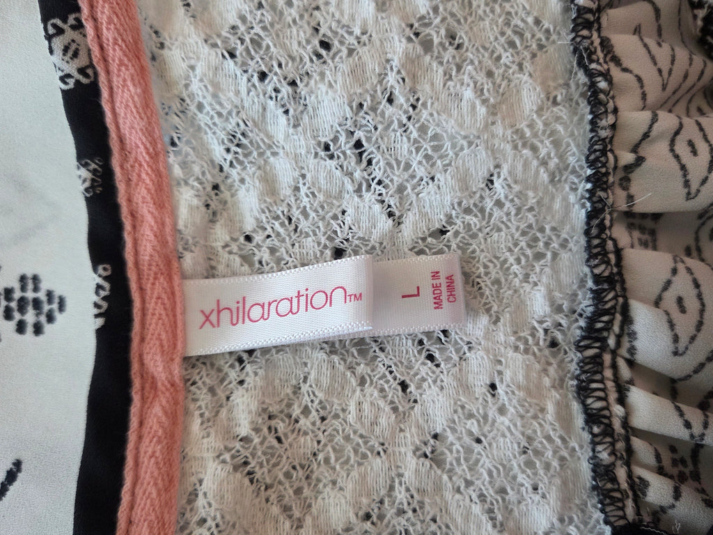 Xhilaration Women's Blouse Black White Pattern Polyester Size L