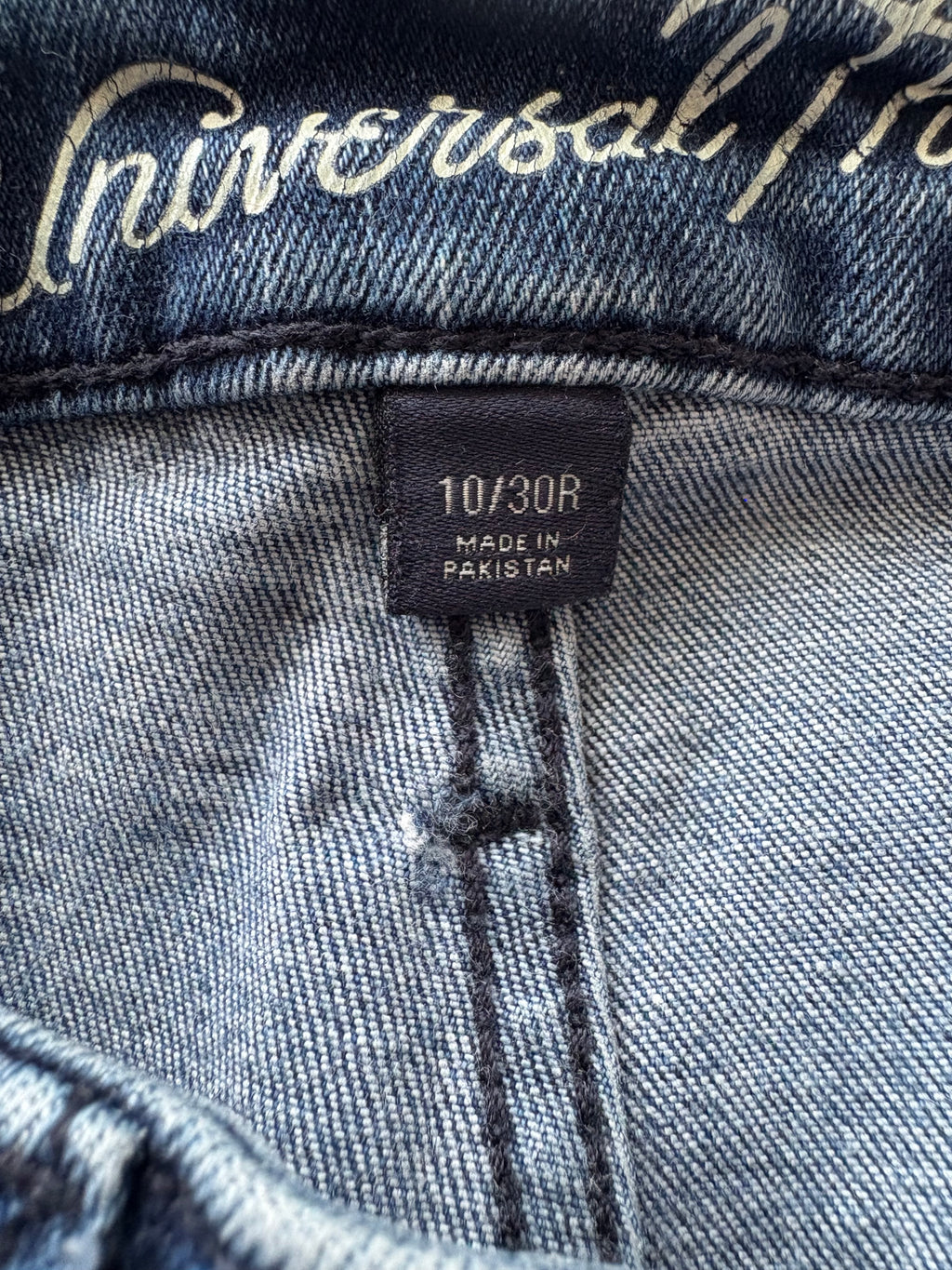 UNIVERSAL THREAD JEANS SIZE 10/30R