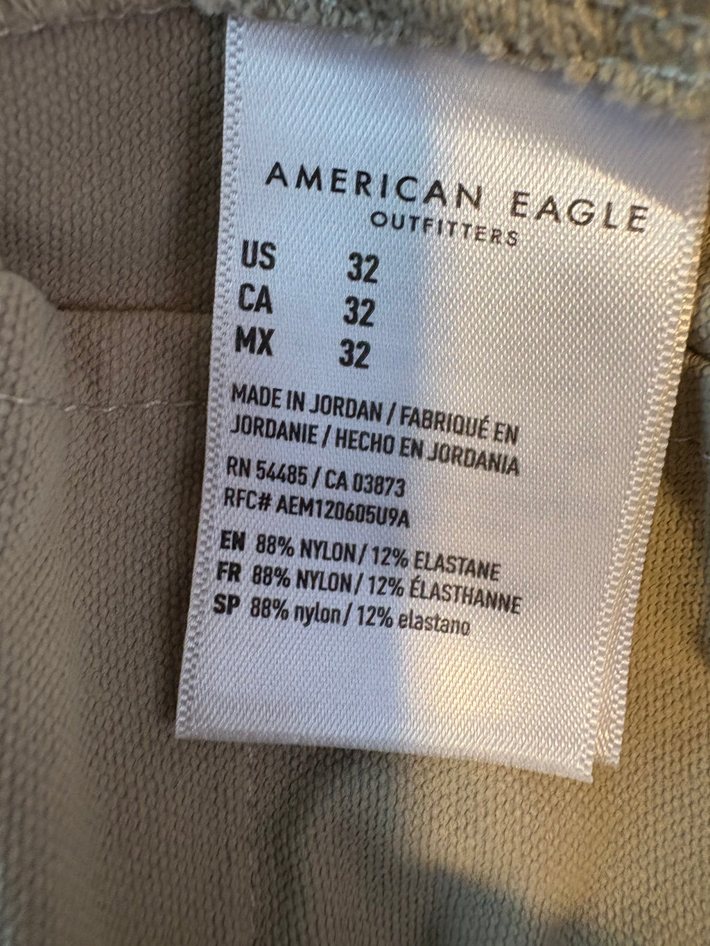 AMERICAN EAGLE OUTFITTERS MEN'S SIZE 32 SHORTS