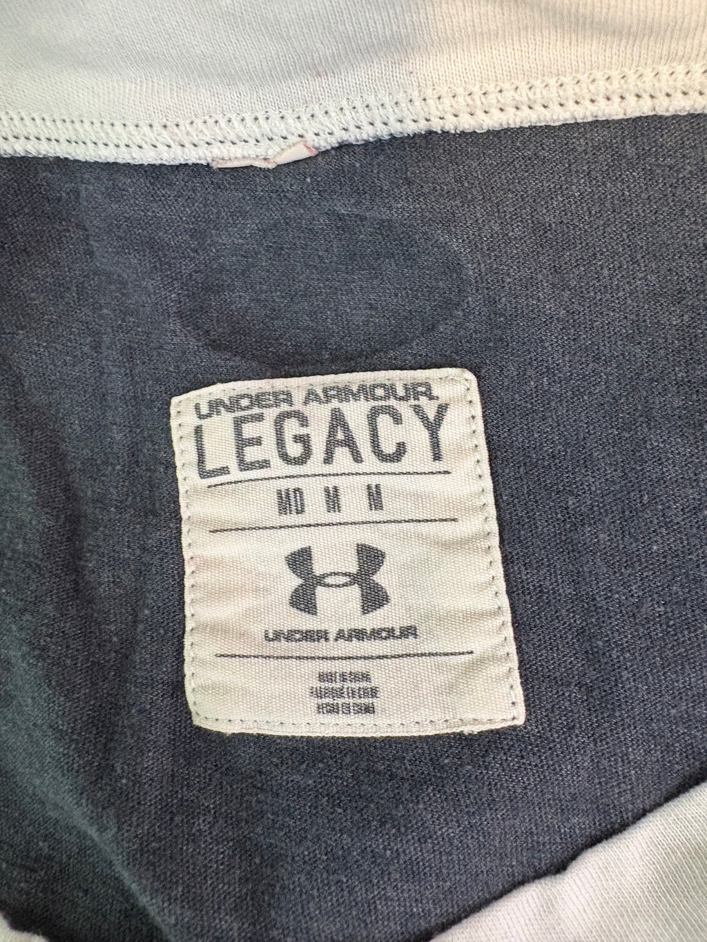 UNDER ARMOUR WOMEN'S TSHIRT SIZE MEDIUM