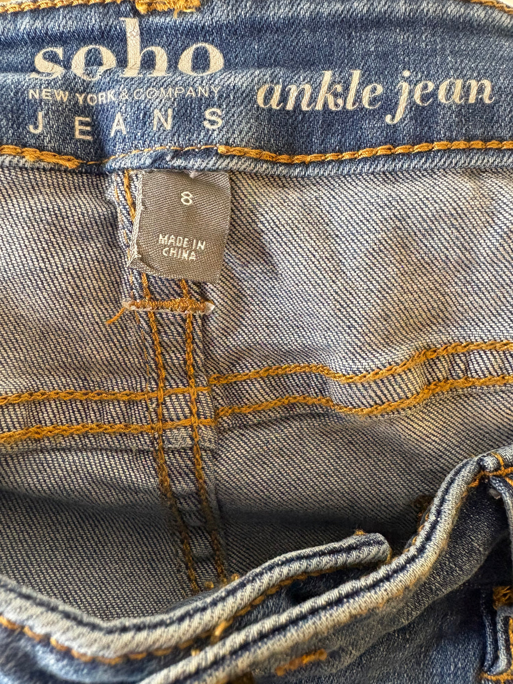 NEW YORK & COMPANY SOHO ANKLE JEANS SIZE 8