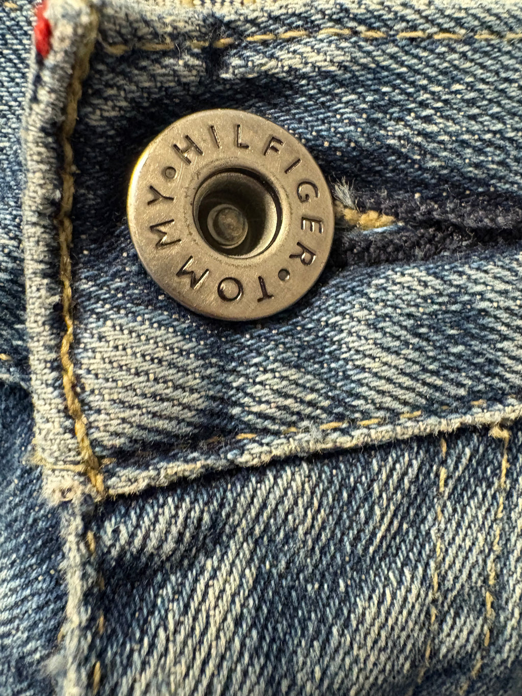 TOMMY HILFIGER LOW RISE BOOT JEAN SIZE 6