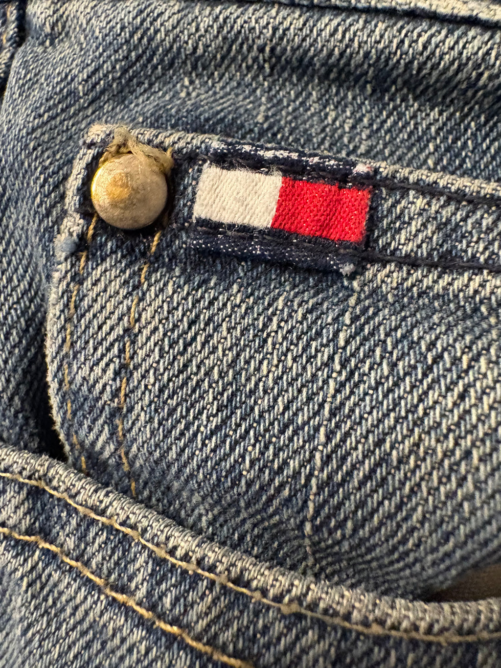 TOMMY HILFIGER LOW RISE BOOT JEAN SIZE 6