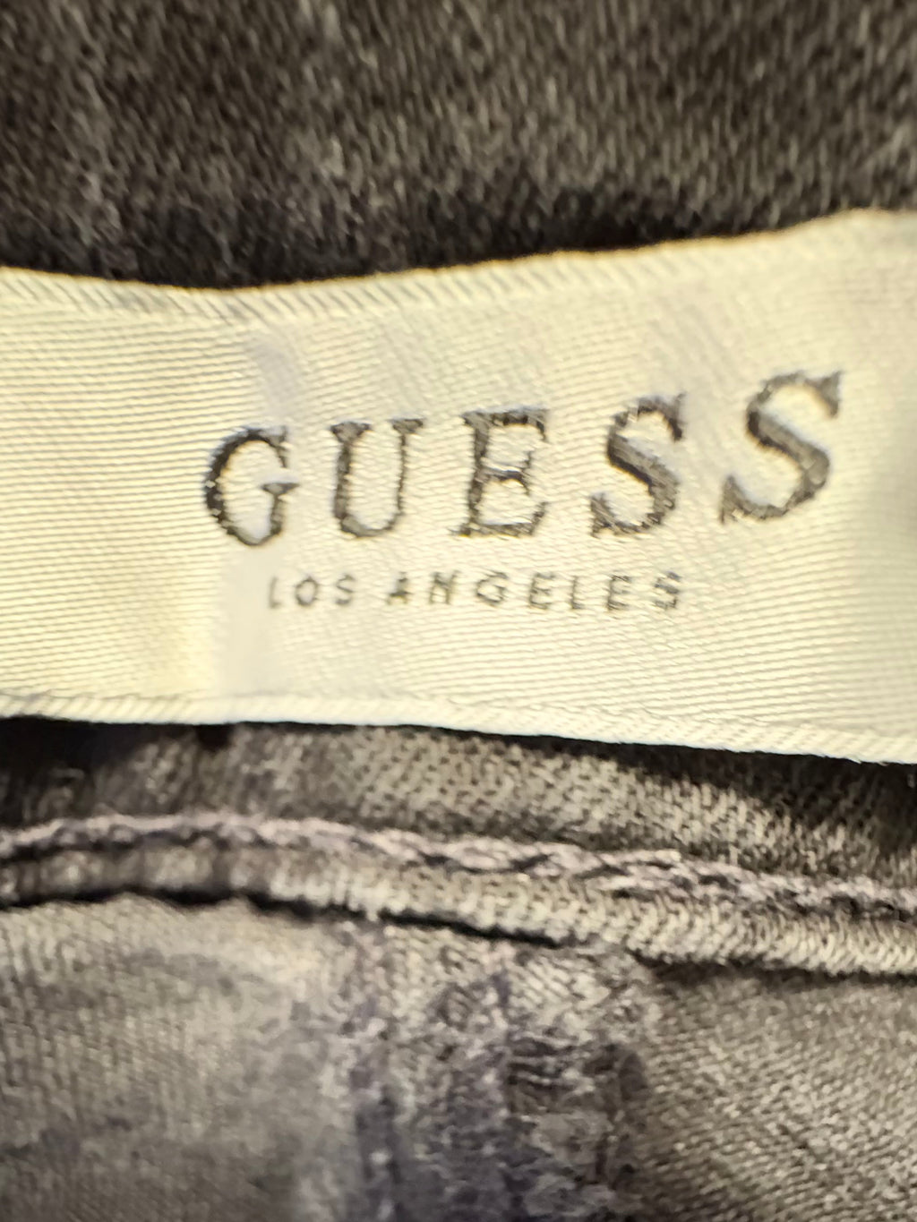 GUESS JEANS SIZE 28