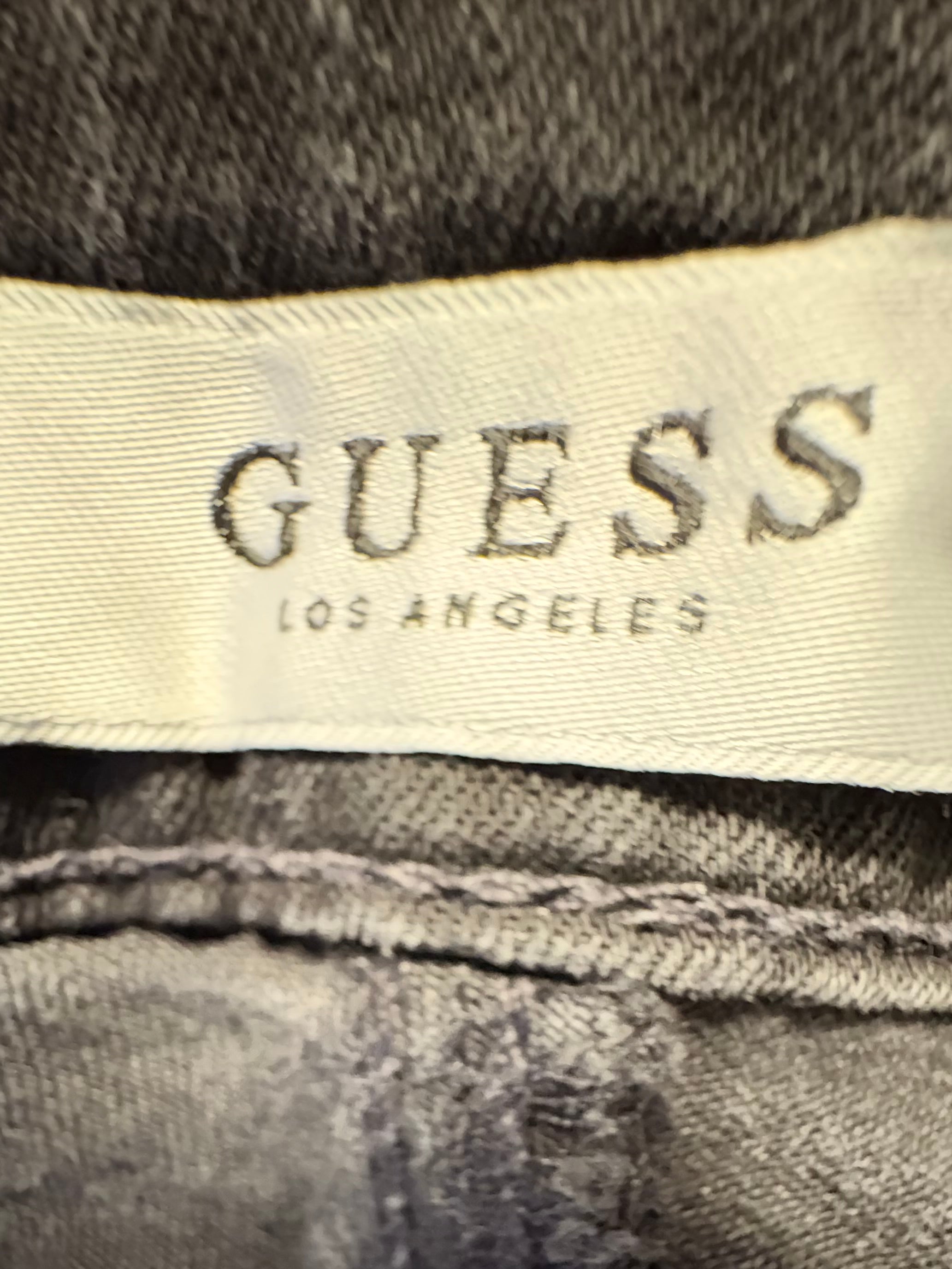 GUESS JEANS SIZE 28