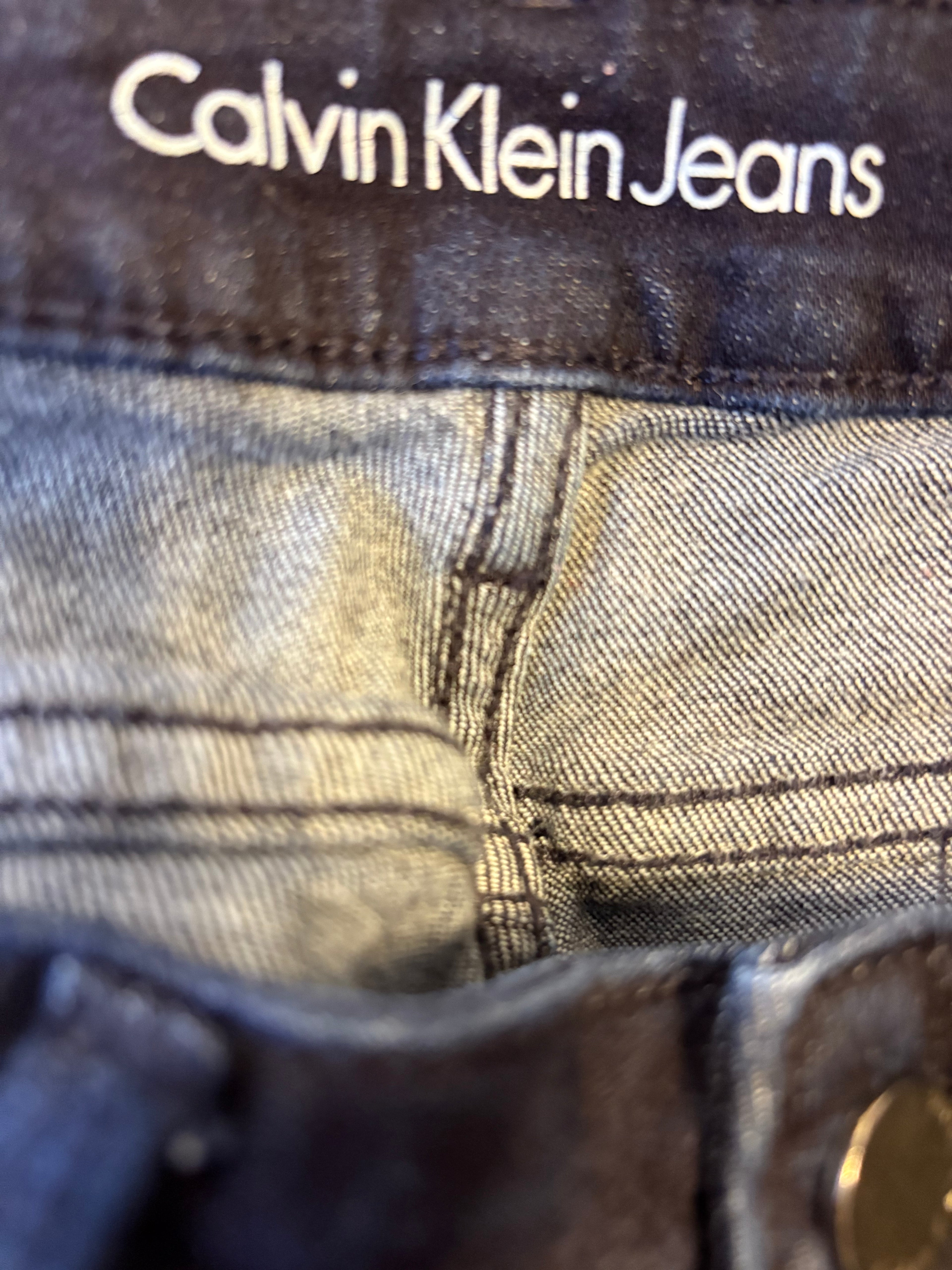 CALVIN KLEIN JEANS SIZE 6 X 30