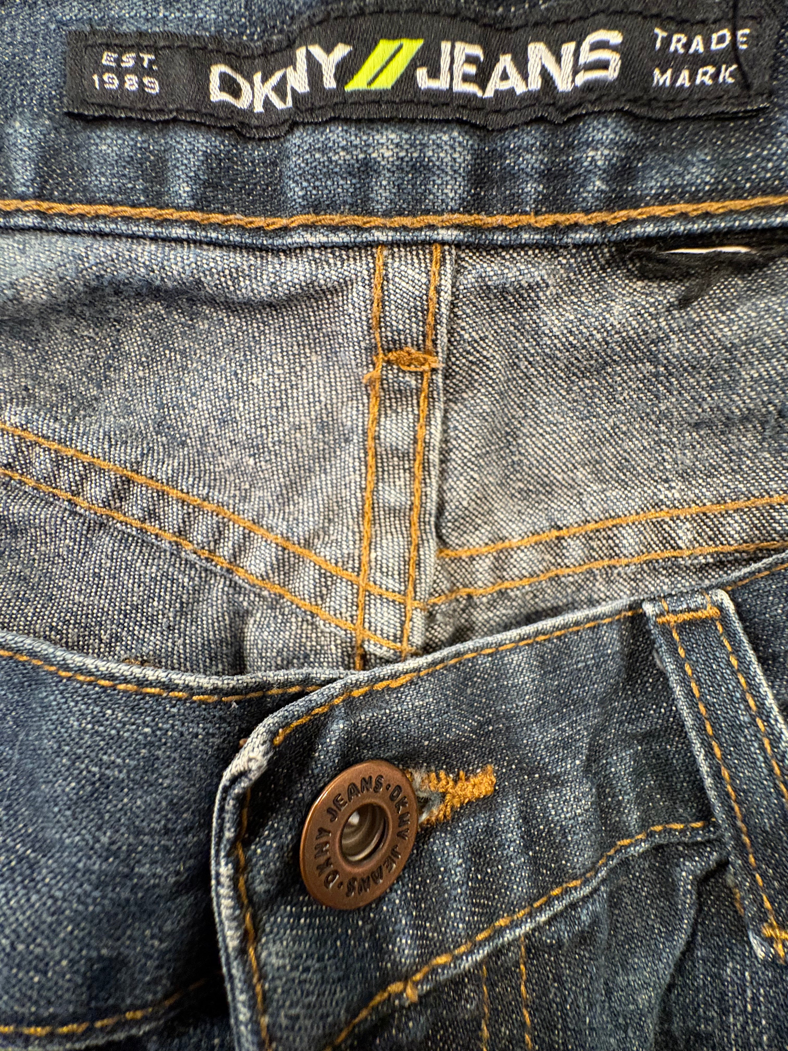 DKNY WOMENS JEANS SIZE 6