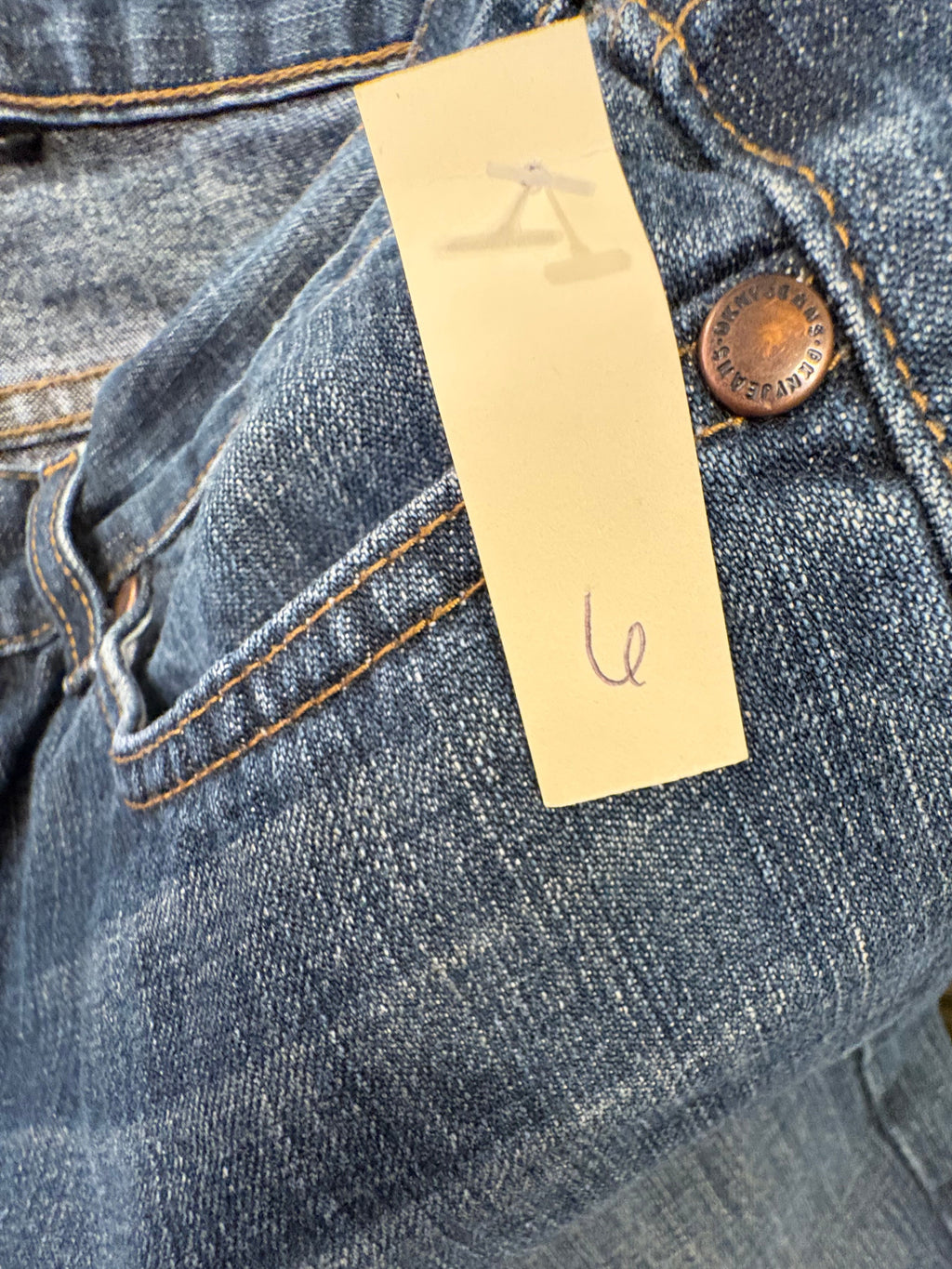 DKNY WOMENS JEANS SIZE 6
