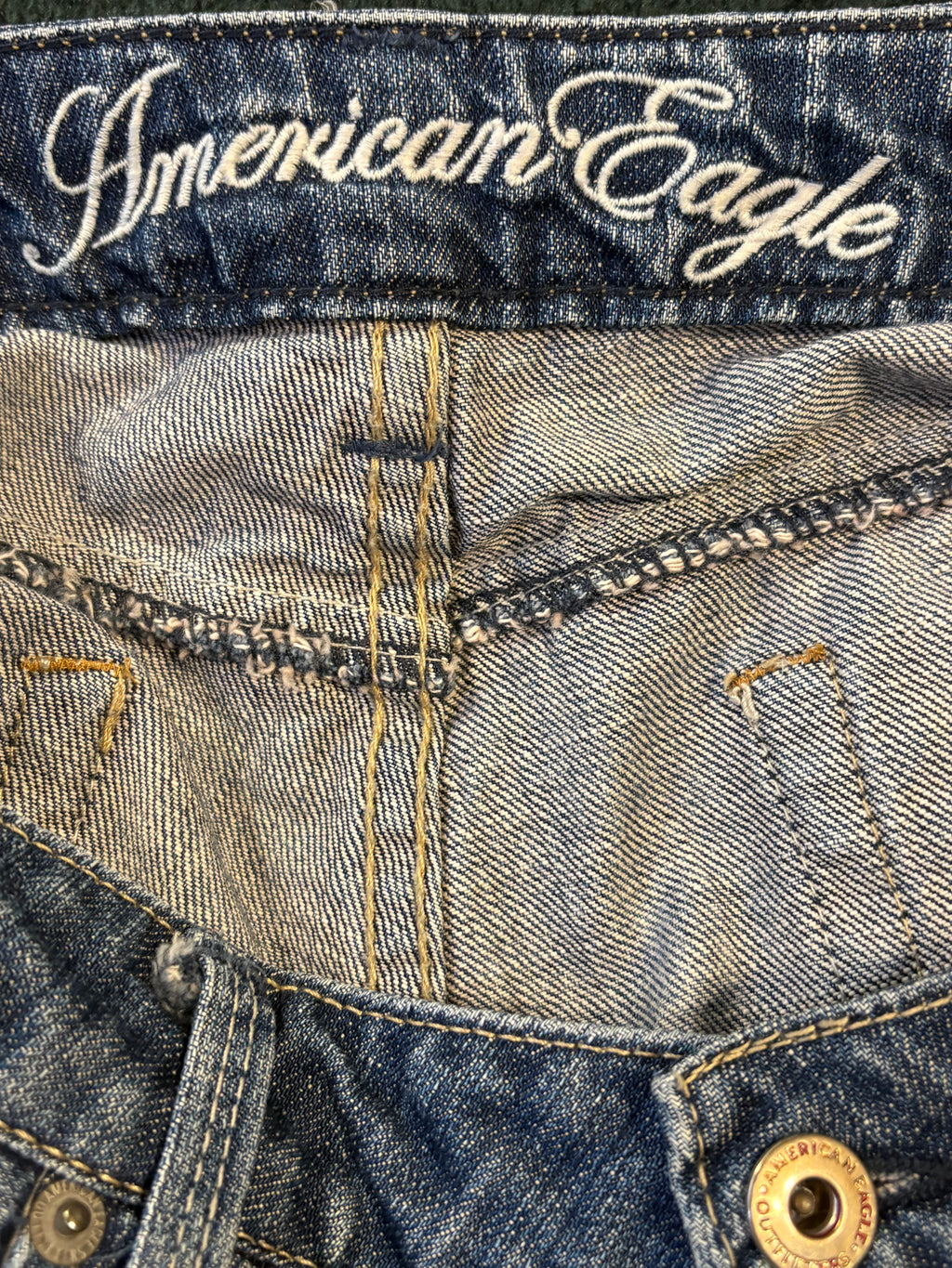 AMERICAN EAGLE SIZE 10