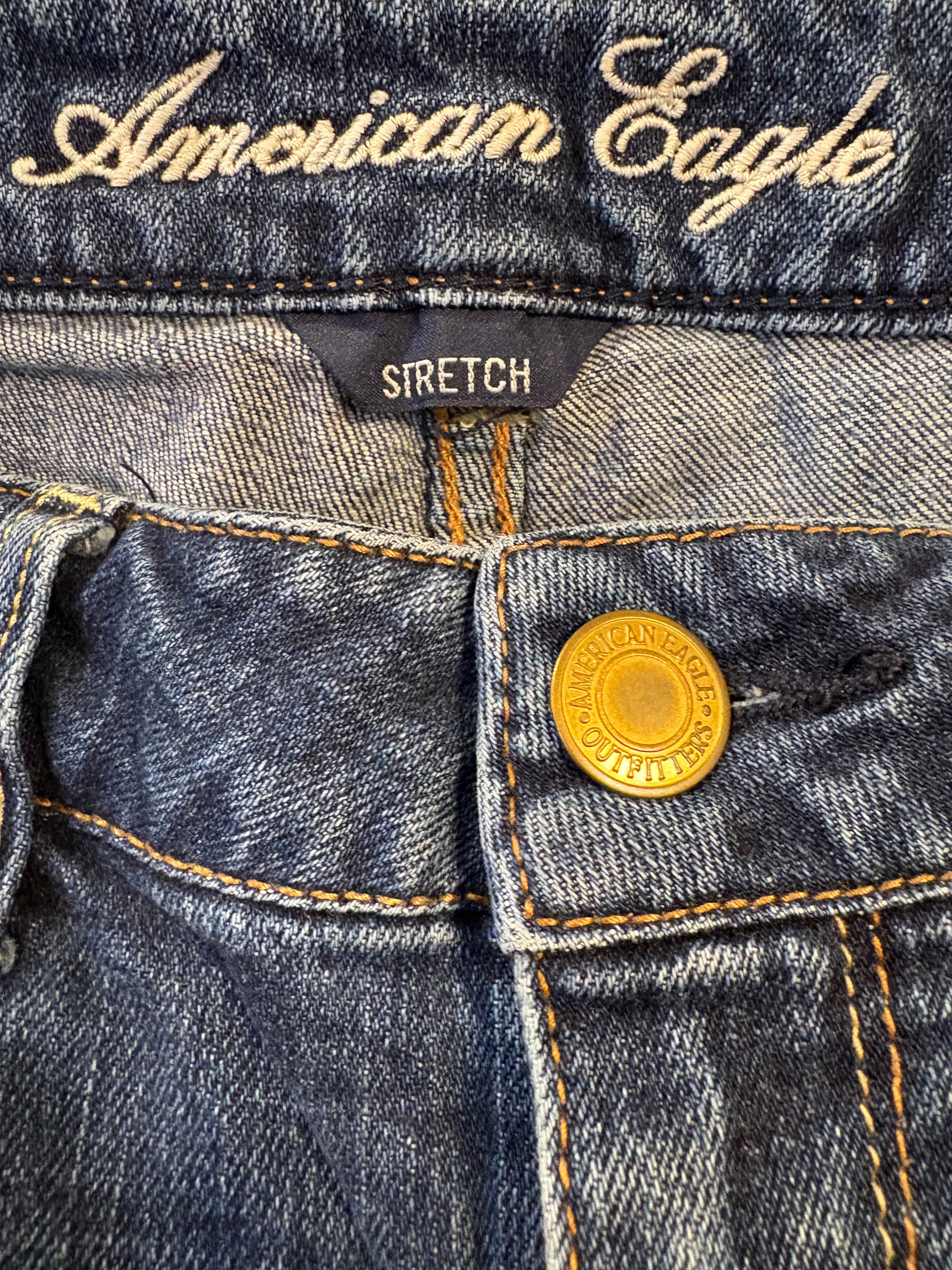 AMERICAN EAGLE JEANS SIZE 6