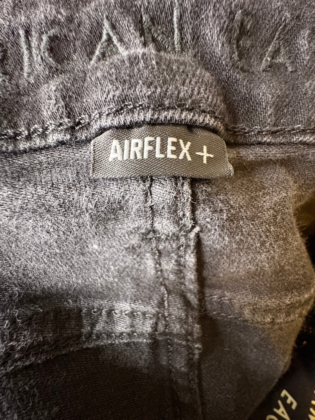 AMERICAN EAGLE JEANS SIZE 33W 32L