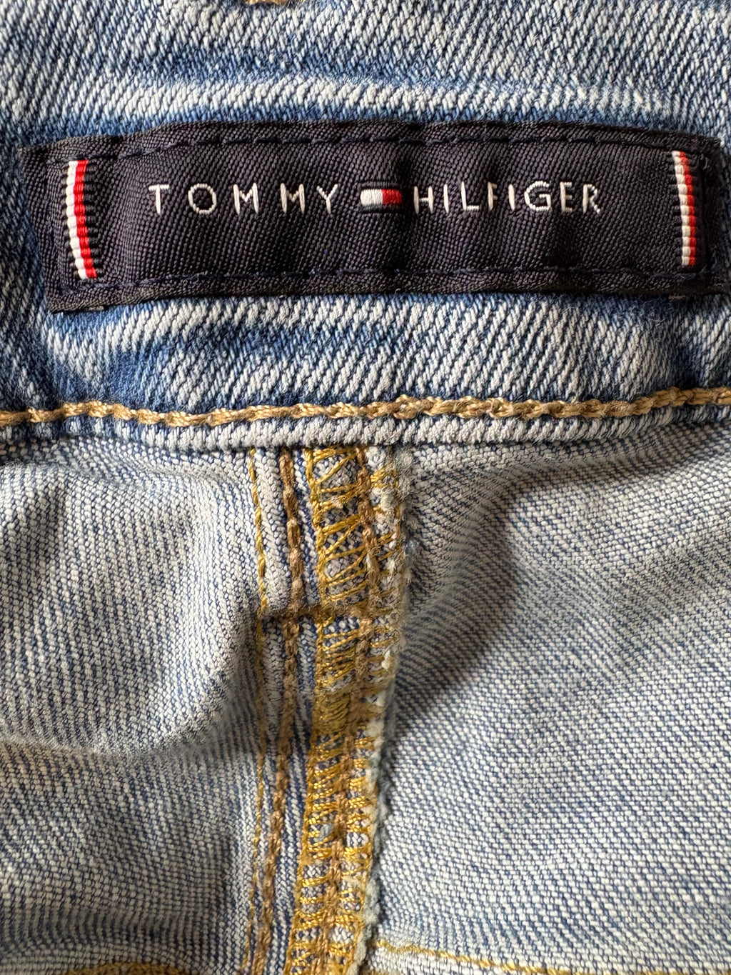 TOMMY HILFIGER JEANS 34W 32L