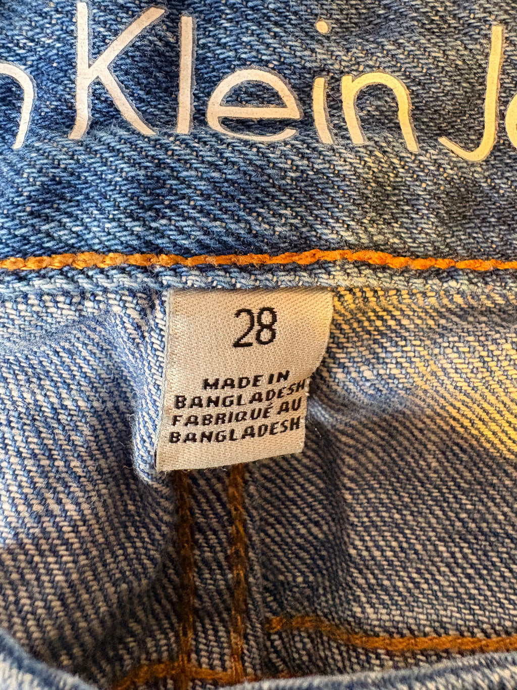 CALVIN KLEIN SIZE 28