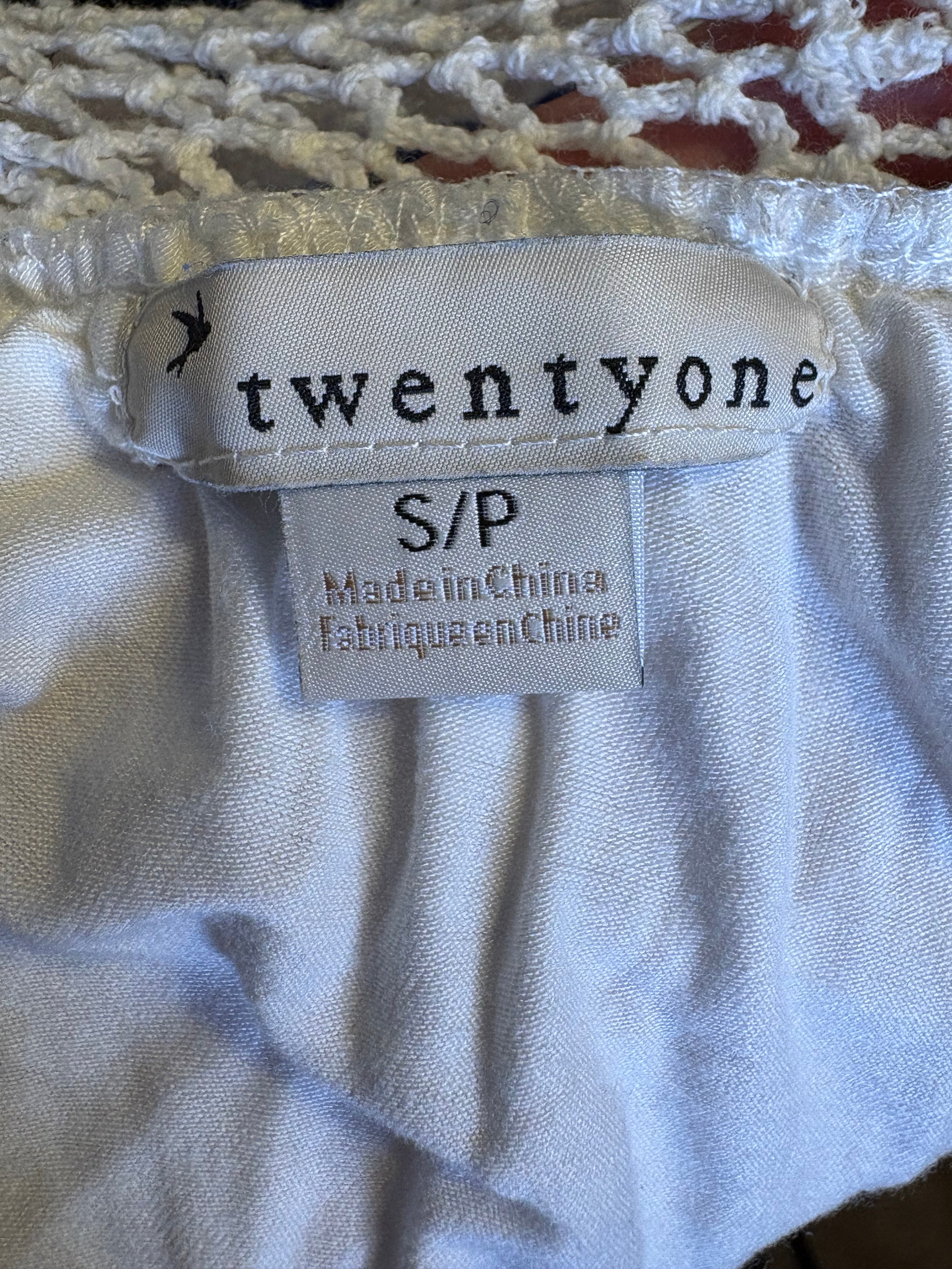 TWENTY ONE SIZE SMALL