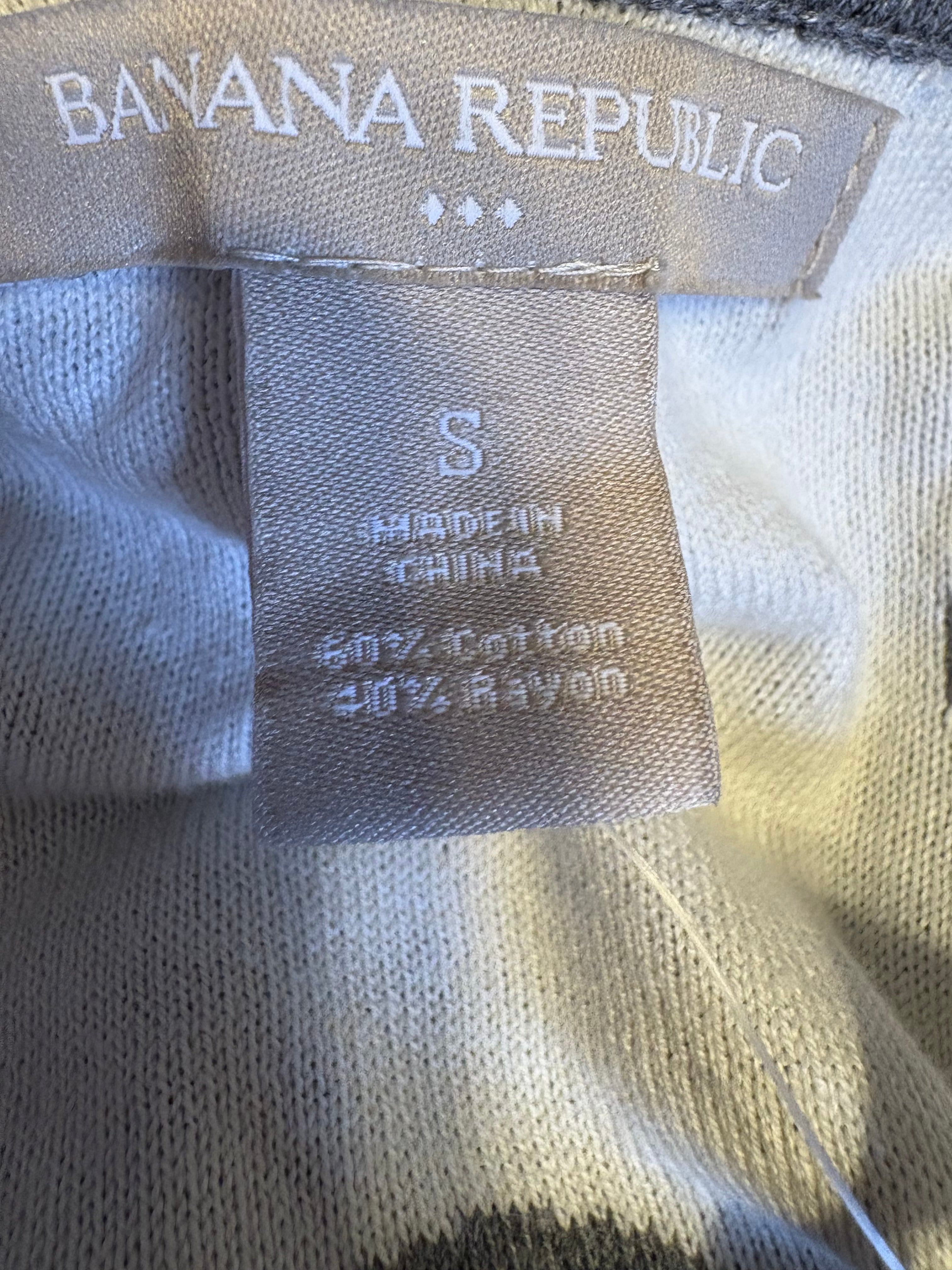 BANANA REPUBLIC SIZE SMALL