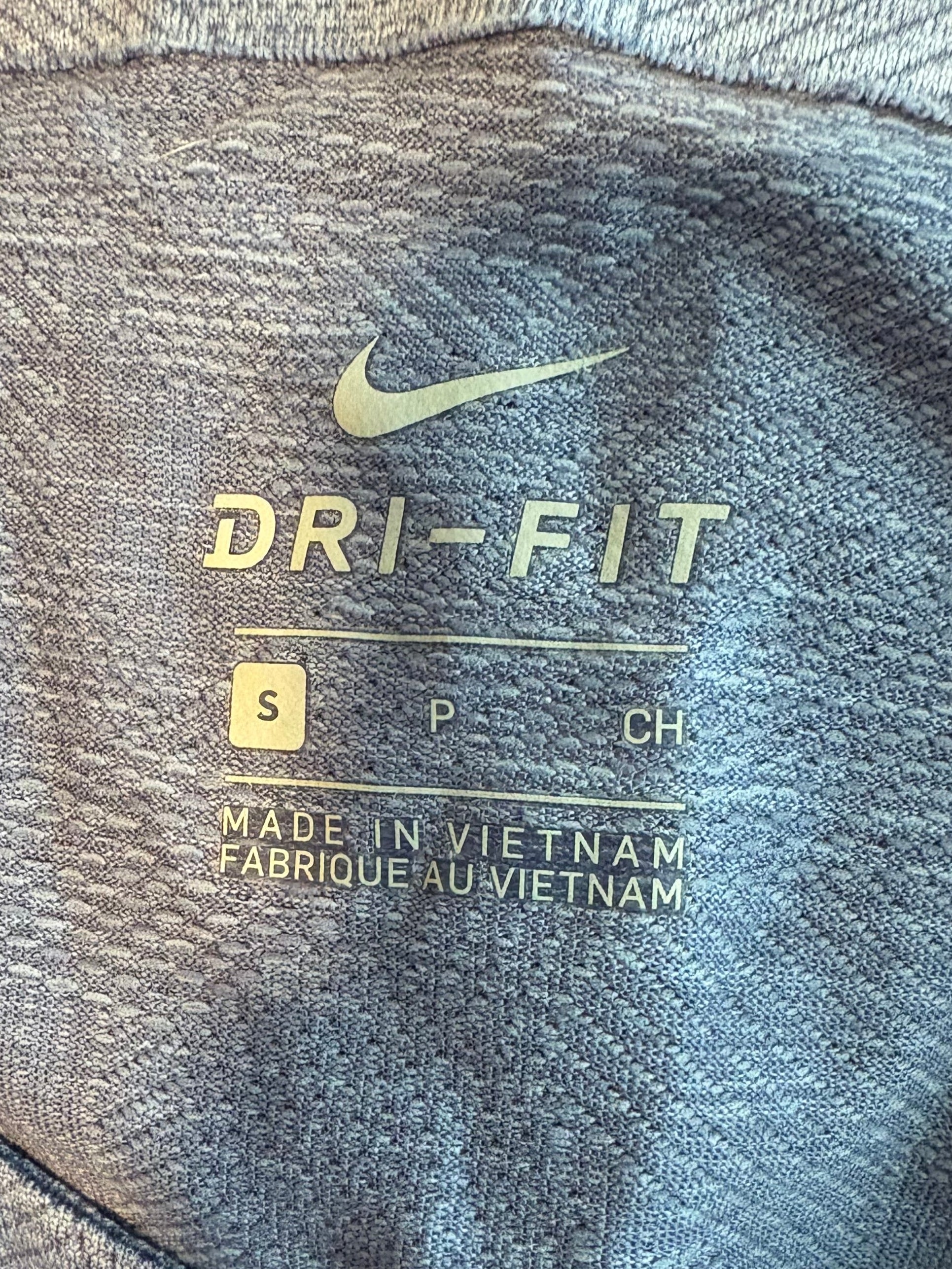 NIKE SIZE L