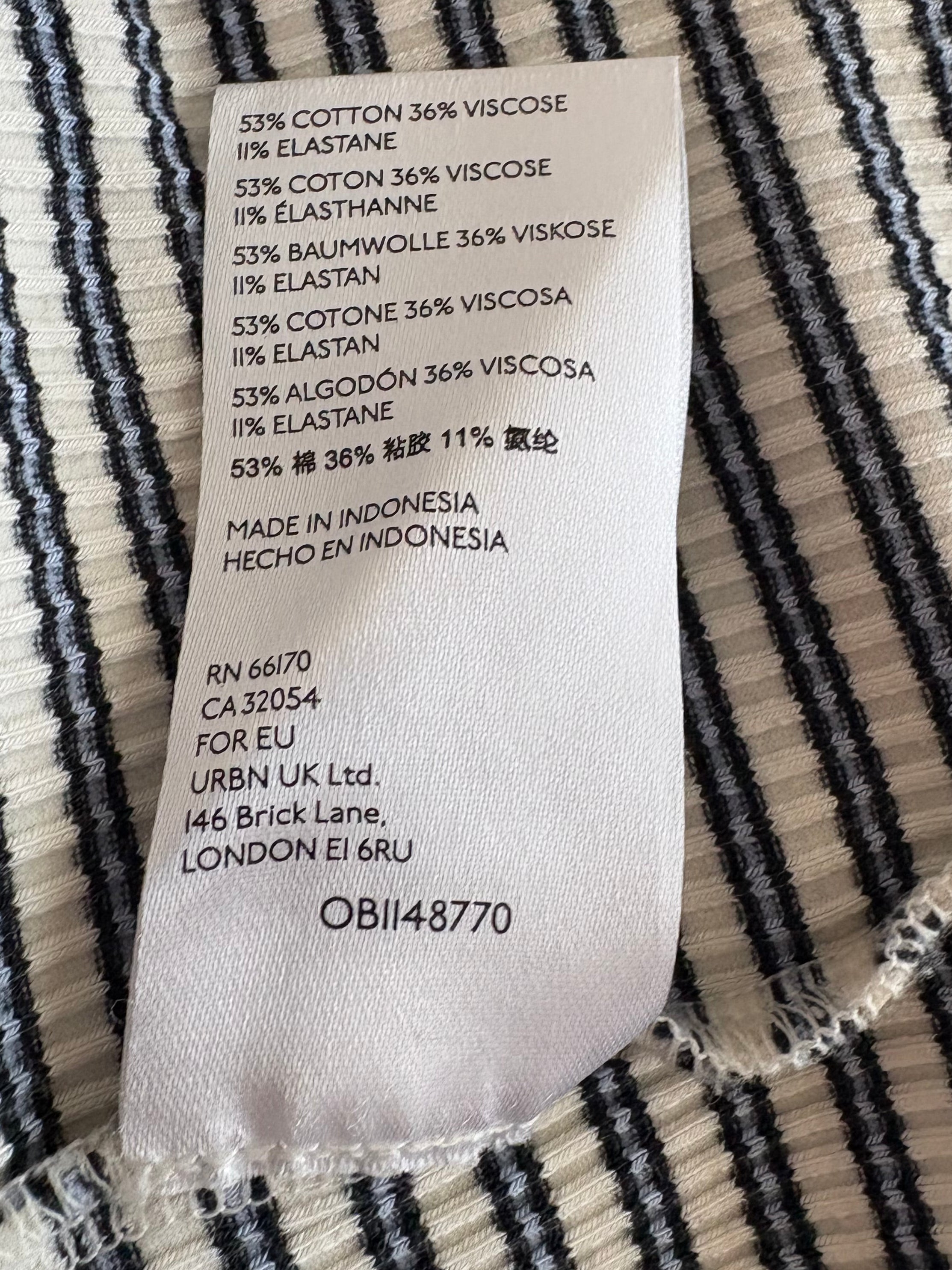 URBAN OUTFITTERS SIZE M
