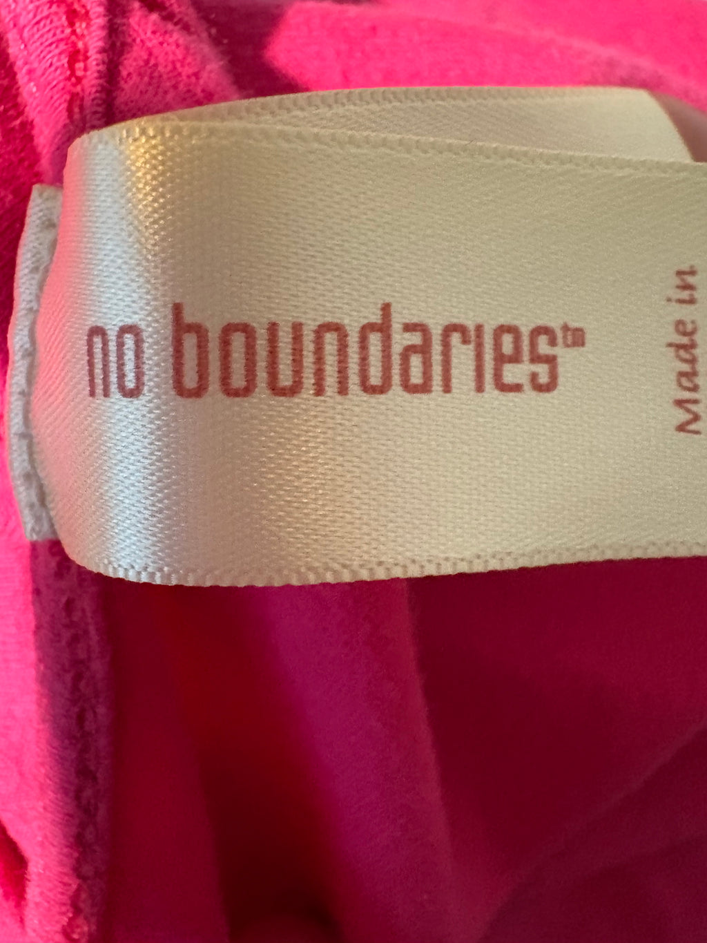 NO BOUNDARIES SIZE L