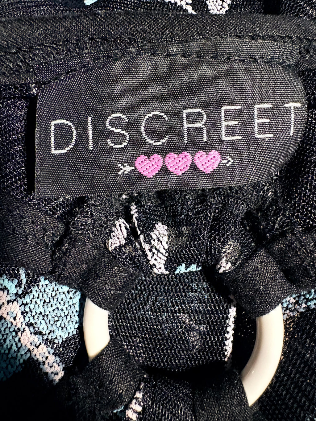 DISCREET SIZE M