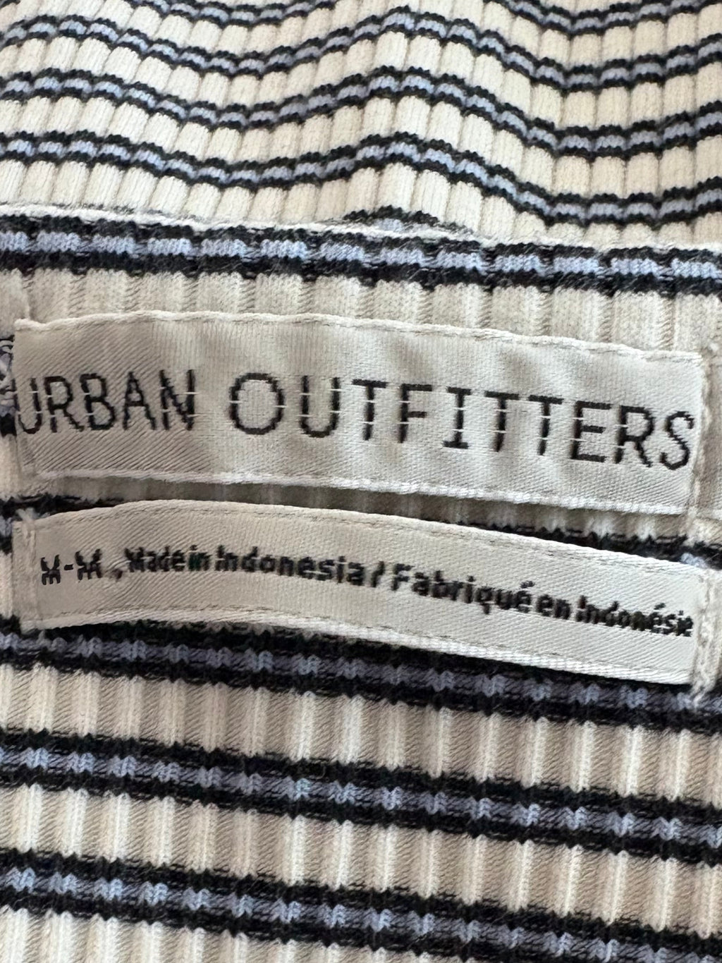 URBAN OUTFITTERS SIZE M